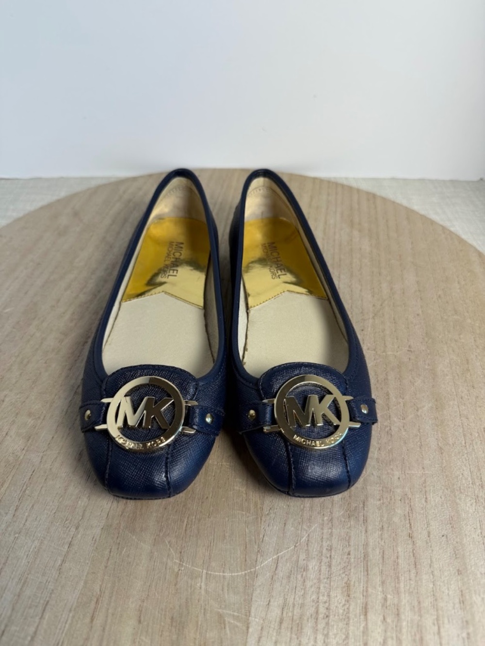Michael Kors Fulton Moc Flats Navy Leather Gold Logo Womens 6.5 - Picture 2 of 8